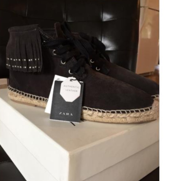 Zara Charcoal Fringe Suede booties 39 NWT 🏷 - Picture 2 of 4